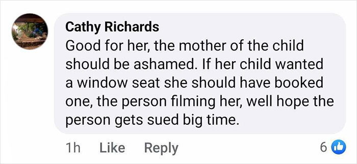 Comment supporting passenger refusing seat swap and suing.