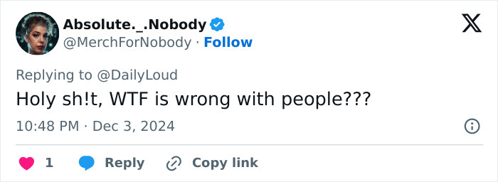 Man Spots Car Seats in Ditch and Saves Two Freezing Babies While Picking Up Mail