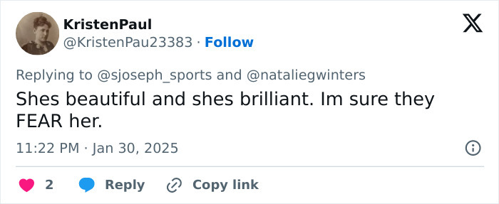 Tweet response discussing a controversial White House correspondent and the public's opinion on her.