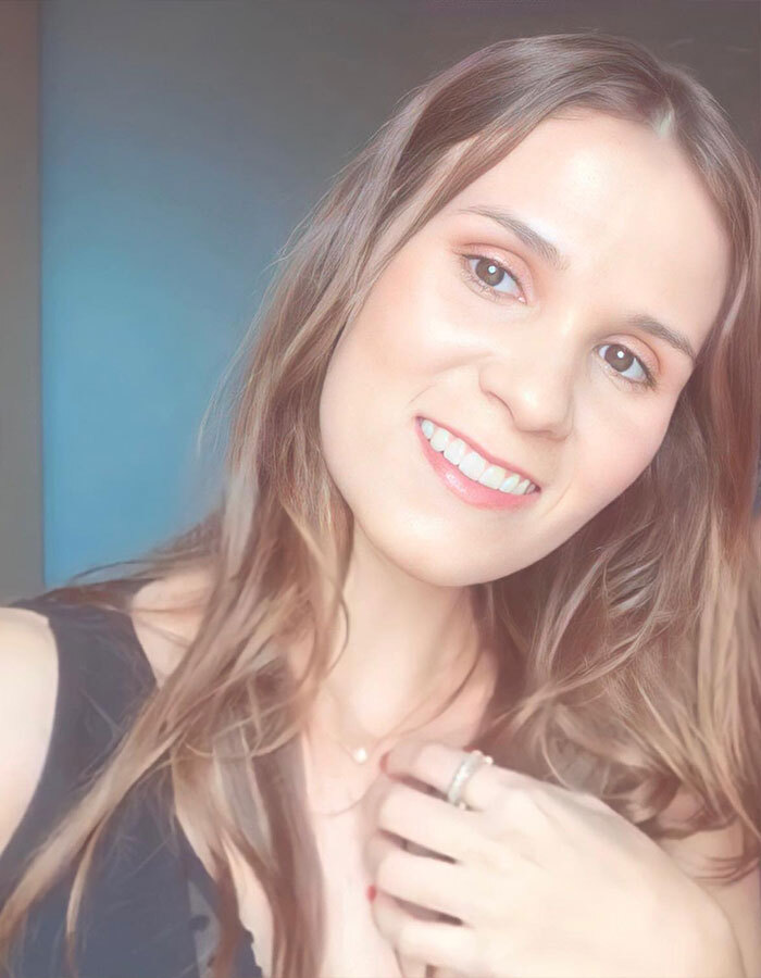 Mother&rsquo;s Attempt To Shame Woman Over Plane Seat Backfires, Turning Her Into A Viral Influencer