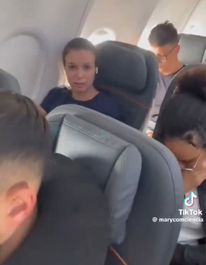 Mother&rsquo;s Attempt To Shame Woman Over Plane Seat Backfires, Turning Her Into A Viral Influencer