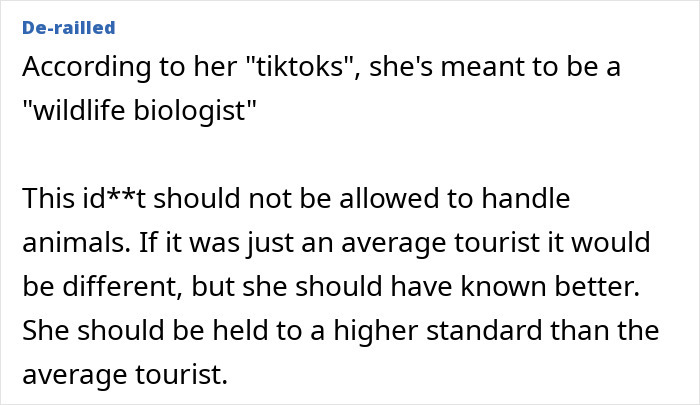 Text criticizes an American tourist, claiming to be a wildlife biologist, for mishandling a wombat in Australia.