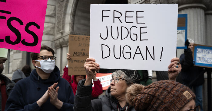 Judge Suspended After Allegedly Helping Defendant Evade ICE Agents At Courthouse