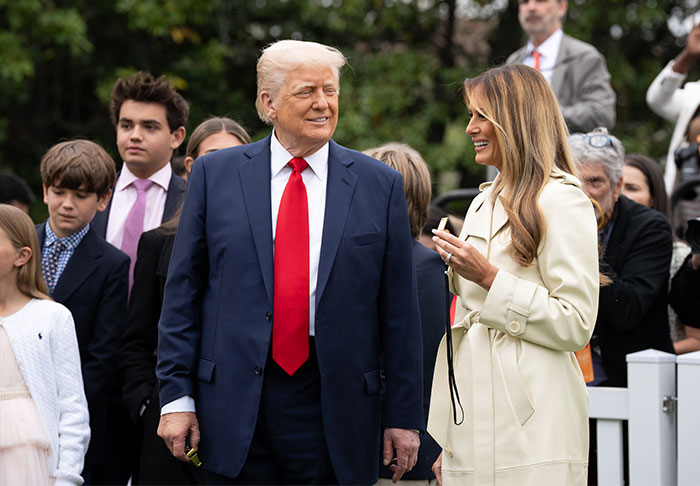 Army Suspends Base&rsquo;s First Female Commander After Trump, Hegseth Portraits Were Flipped Around