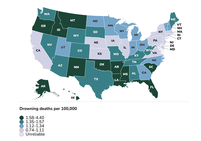 Map of drowning deaths per 100,000 in the US, highlighting drowning risk in crowded pools with children and adults nearby.