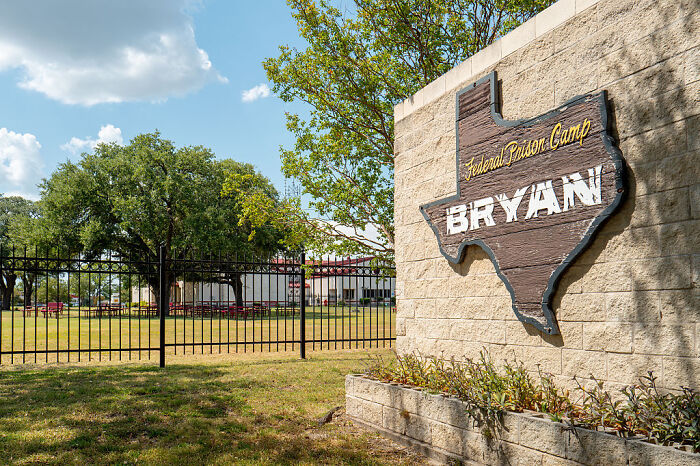 Inmates Outraged As Ghislaine Maxwell Quietly Moved To Texas &lsquo;Club Fed&rsquo; Prison