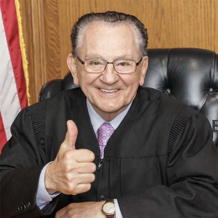 &ldquo;Nicest Judge In The World&rdquo; Frank Caprio Shared Heartfelt Final Message Hours Before Passing Away