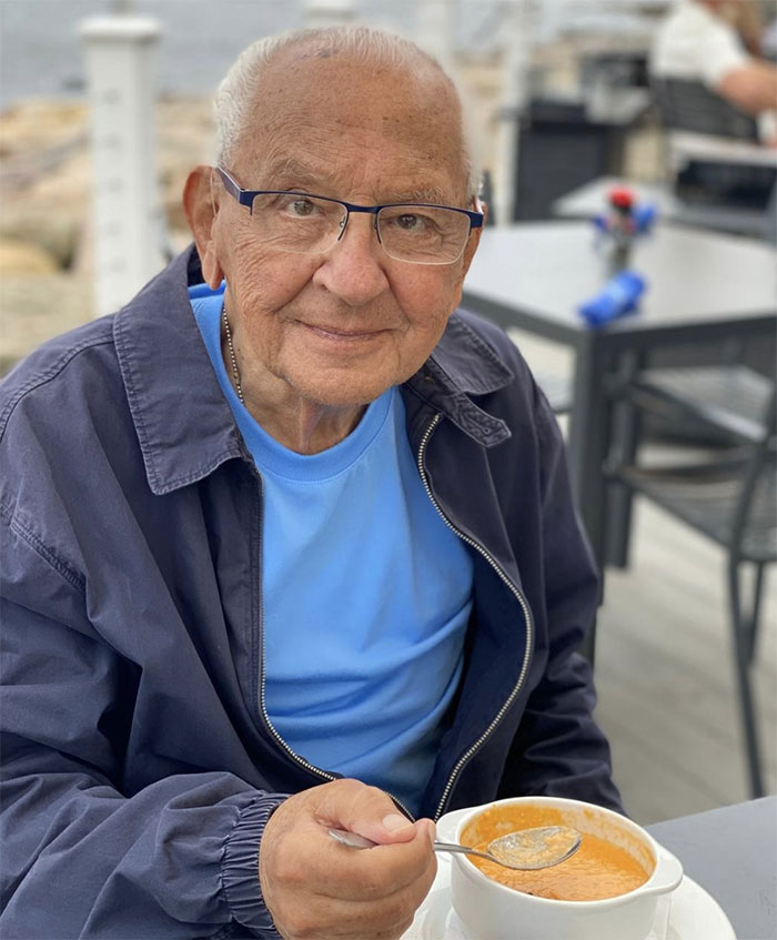 &ldquo;Nicest Judge In The World&rdquo; Frank Caprio Shared Heartfelt Final Message Hours Before Passing Away