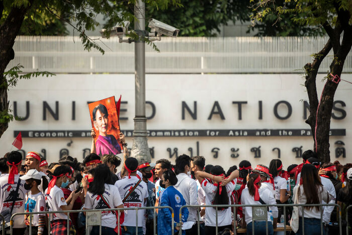 Paraglider Drops Bombs At Festival, Leaves Dozens Of Victims, Including Children