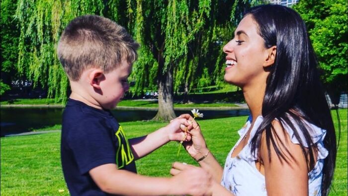 Karoline Leavitt&rsquo;s Relative &ldquo;Abruptly Arrested&rdquo; By ICE After Living In U.S. Since The &rsquo;90s