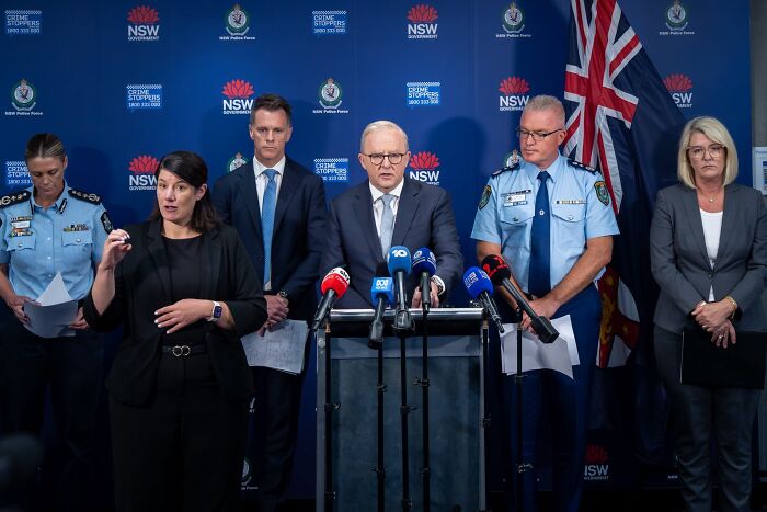 Australian officials and police hold a press conference on tightening gun laws after mass shooting in NSW.