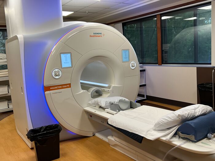 MRI machine in a medical room, related to White House revealing reason behind Trump&rsquo;s MRI scan details.