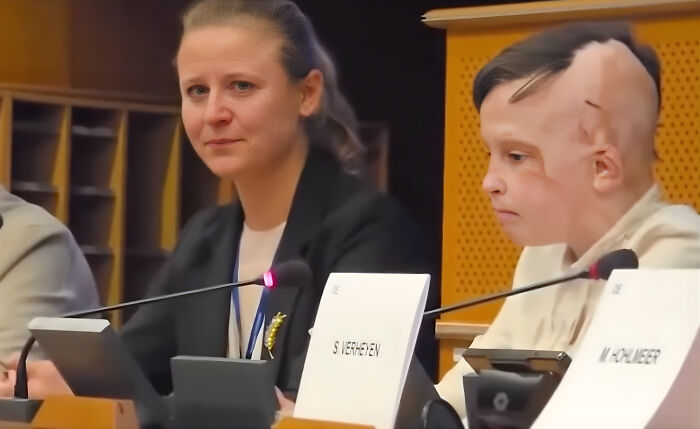 Interpreter emotional during Ukrainian boy&rsquo;s heartbreaking testimony at European Parliament hearing session